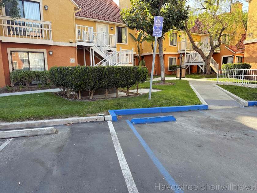 Clementine Hotel & Suites Anaheim - hotel review - Have Wheelchair Will Travel