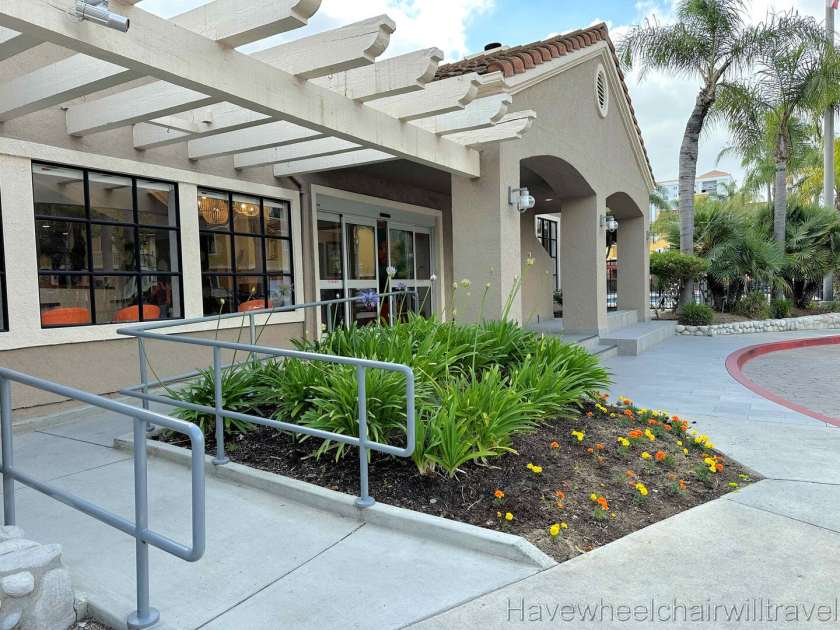 Clementine Hotel & Suites Anaheim - hotel review - Have Wheelchair Will Travel