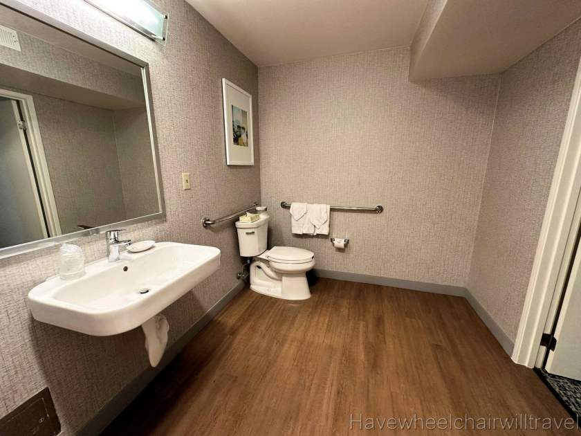 Clementine Hotel & Suites Anaheim - hotel review - Have Wheelchair Will Travel