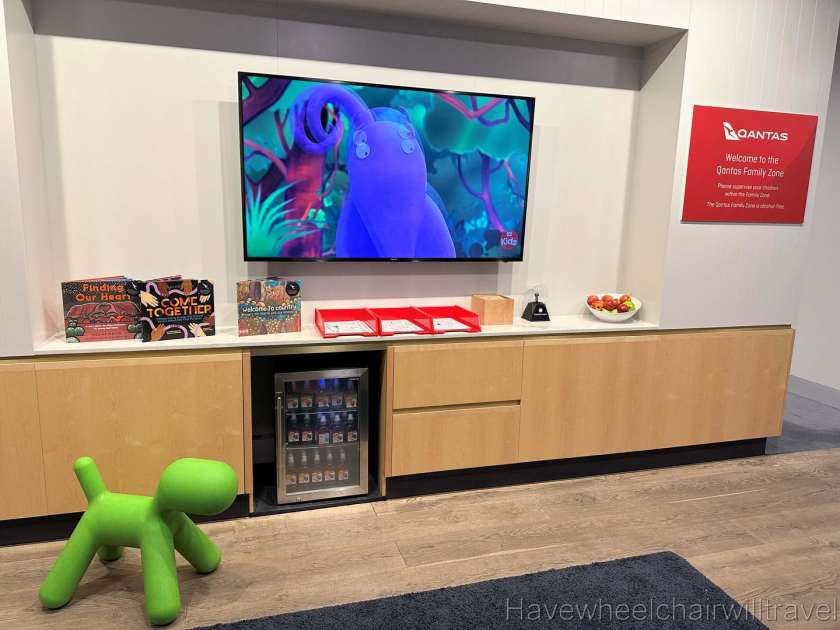 Qantas Club lounge Melbourne Domestic Airport review - Have Wheelchair Will Travel 