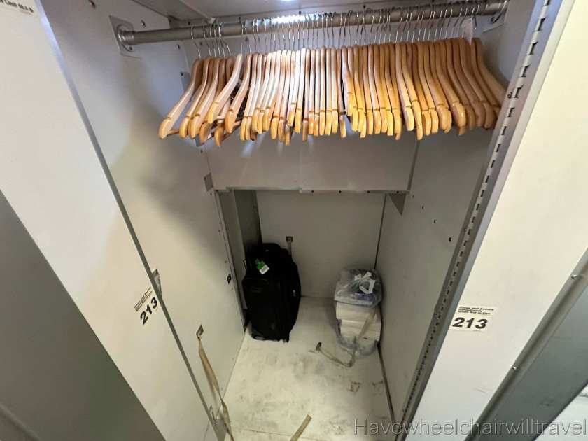 Air travel for wheelchair users explained - United Airlines - Have Wheelchair Will Travel