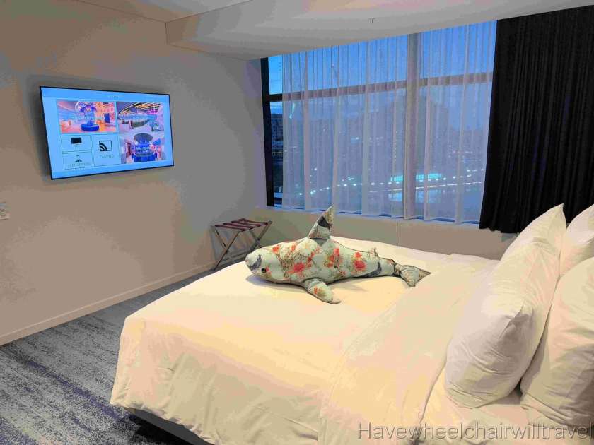 W Hotel Darling Harbour review - Have Wheelchair Will Travel